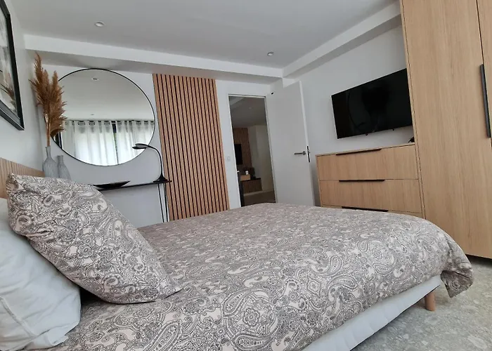 Moderne F3 - 10 Min Aeroport Cdg - Paris - Parc Asterix - Disneyland Paris - Tour Eiffel - Champs Elysee - 15 Min Parc Des Expositions Villepinte - 10 Min Le Bourget - 5 Min Du Golf International De Roissy- Jo 2024